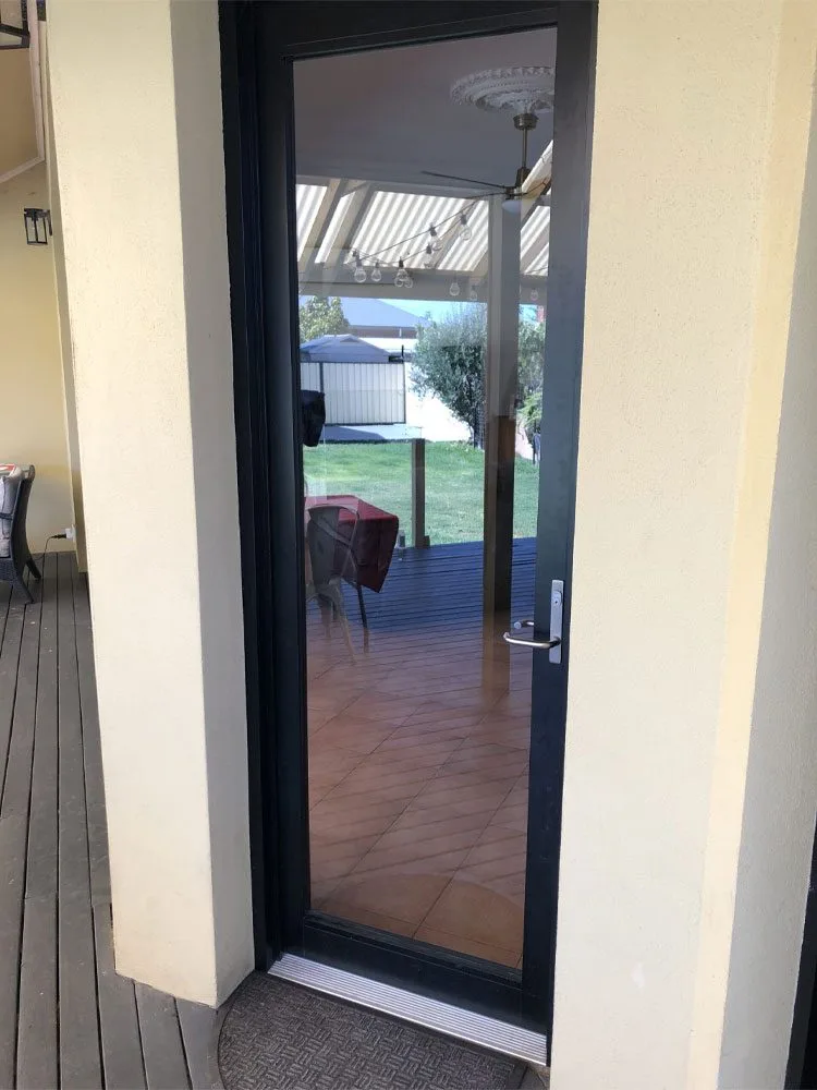 24/7 Emergency Glass Repair & Glazier Adelaide