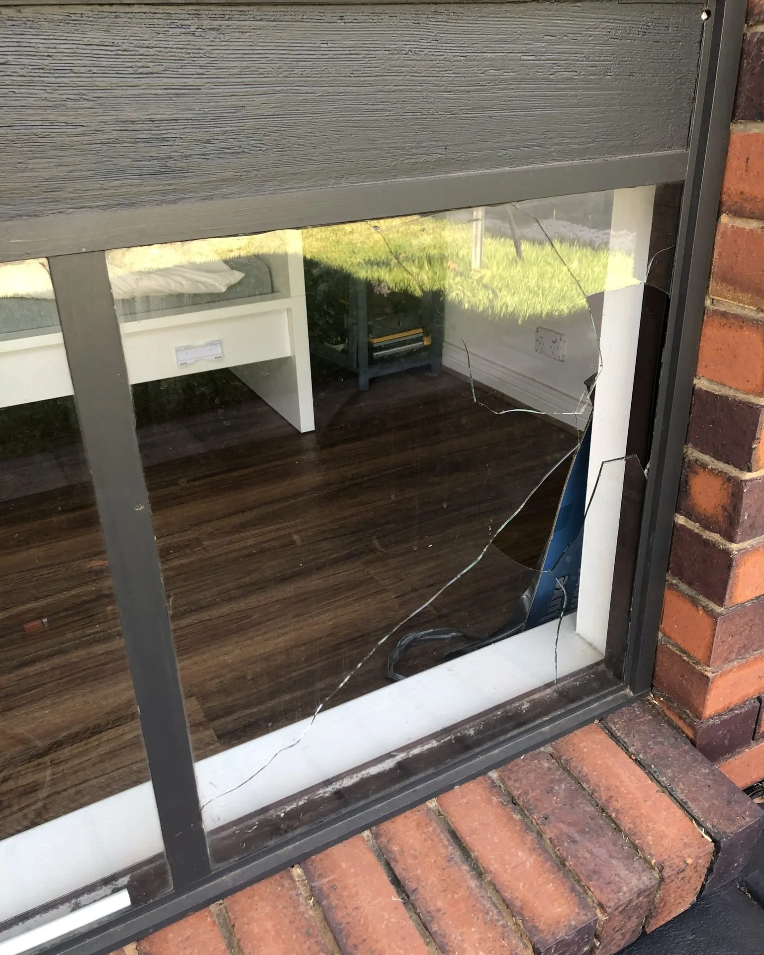 24/7 Emergency Glass Repair