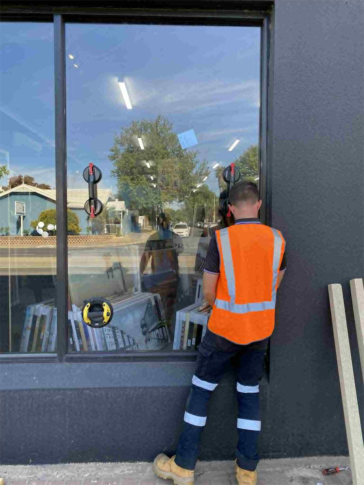 Custom Glass Suppliers (3)